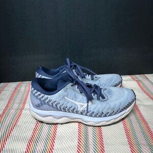 Mizuno Wave Sky 4 Woman's Size 8 (38.5)